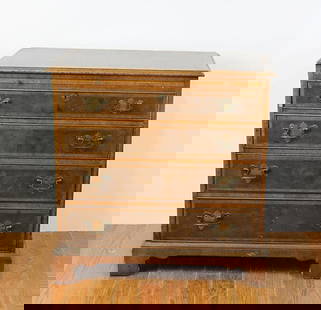 Early Hepplewhite Mahogany Chest: Early Hepplewhite mahogany chest. Provenance: from a West Palm Beach, Florida estate.