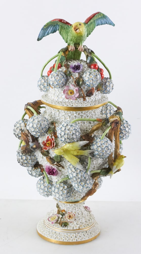 Rare 18th/19thC Meissen Snowball Urn with Parrot (1 of 14)