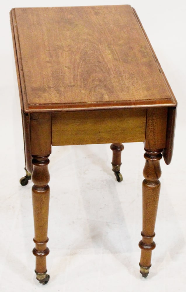 English George III Mahogany Drop-leaf Table (1 of 11)