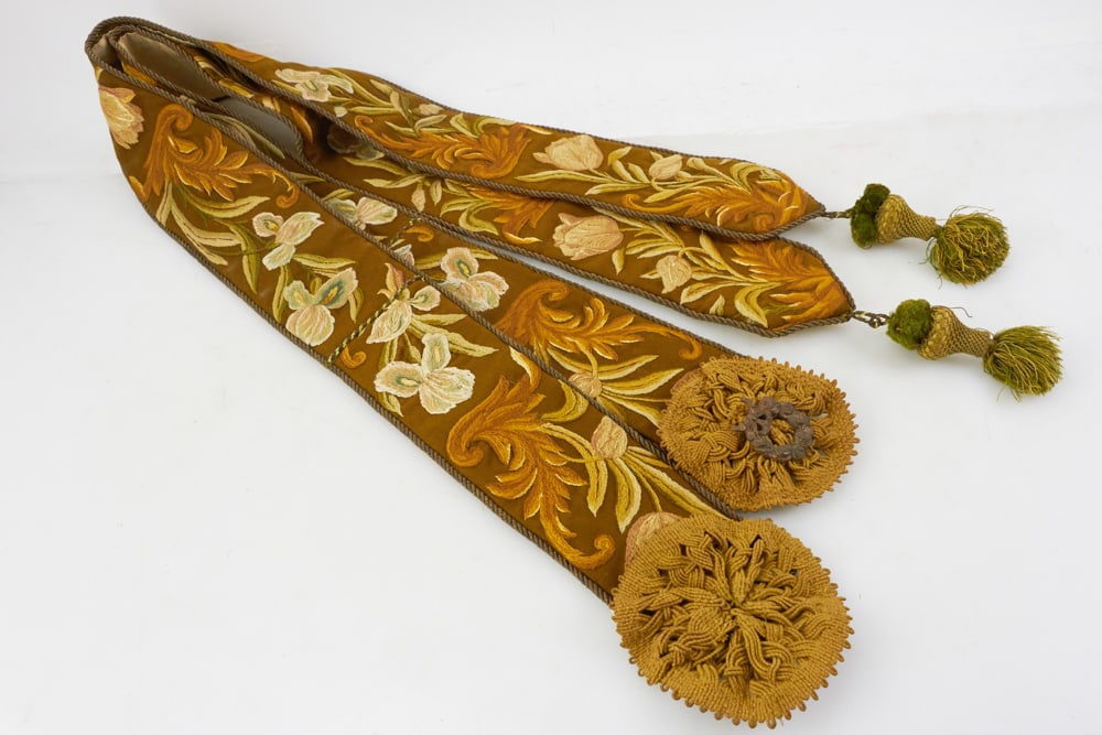 Vintage Wool Needlework Bellpull Wall Hanging (1 of 7)