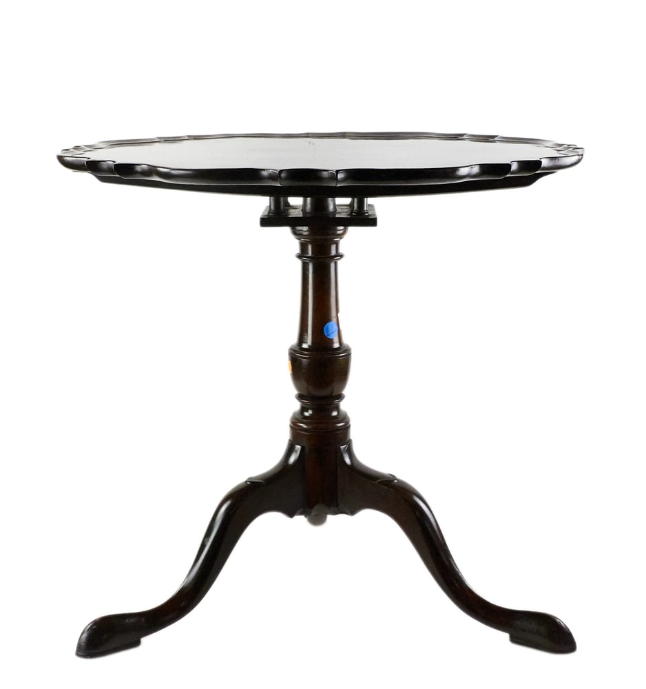 18thC English Queen Anne Mahogany Pie Crust Table: 18th century English Queen Anne tilt-top mahogany pie crust table, 28" H x 31" diameter. Provenance: The Susie Hilfiger Collection.