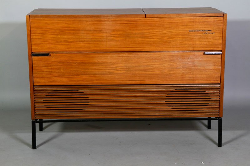 Grundig/Majestic Stereo Console: Grundig/Majestic stereo console MS 60 U/S, with turntable and multi band radio, with accessories and operating instructions, 32"h x 45 1/2"w x 14 1/2"d.