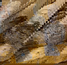 PAIR OF MARBLE BUSTS OF PHILOSOPHERS: A PAIR OF BLACK AND VARIEGATED WHITE MARBLE BUSTS OF PHILOSOPHERS Chipped losses to drapery on Carreira marble socle bases Height: 20 1/4 x 10 inches Christie's Appraisal 2005 - $10,000.