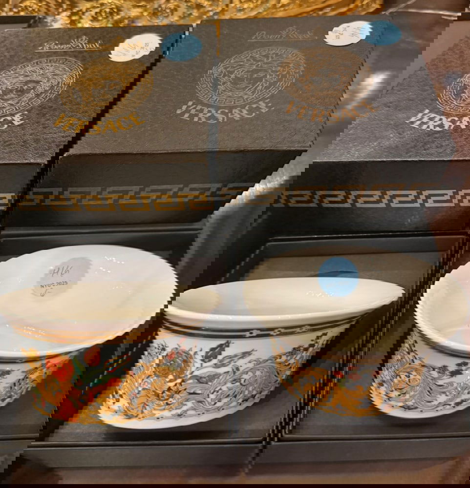 (6) VERSACE "LE JARDIN DE VERSACE" BOWLS: Versace "Le Jardin de Versace" bowls, (6) total, 4 1/2" diameter.