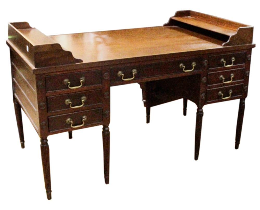 Kittinger Mahogany 7-Drawer Kneehole Desk (1 of 5)