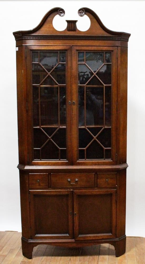 Georgian-style Mahogany Corner Cupboard (1 of 6)