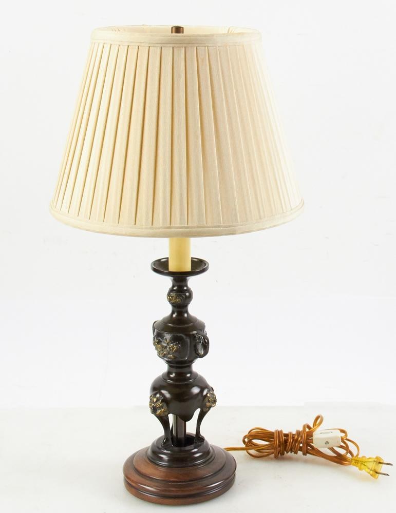 Frederick Cooper Hollywood Regency Style Lamp: Frederick Cooper Hollywood Regency style lamp, 21 1/2" H to top of finial, 11" diameter shade. Good condition. Provenance: Estate of Dalia Zikas, Melrose, Massachusetts.