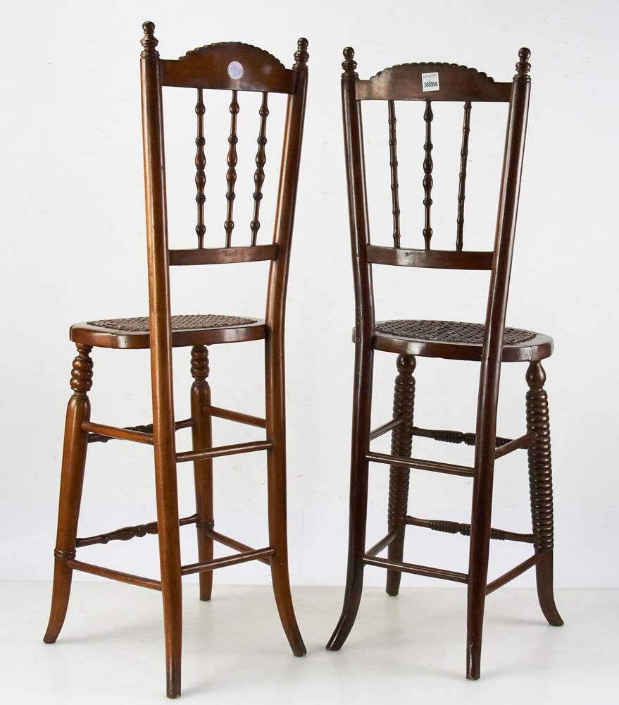 Early Oak Occasional Table and Pair of 19thC Youth Chairs - 10