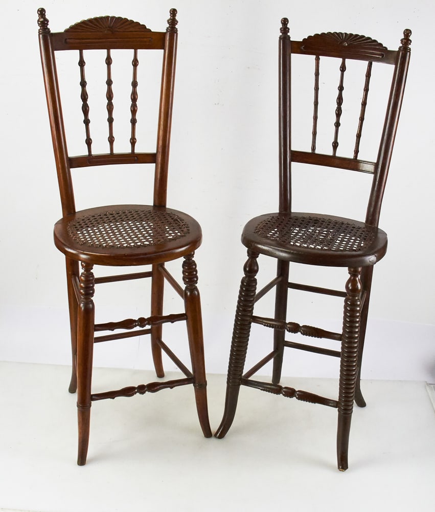 Early Oak Occasional Table and Pair of 19thC Youth Chairs - 7