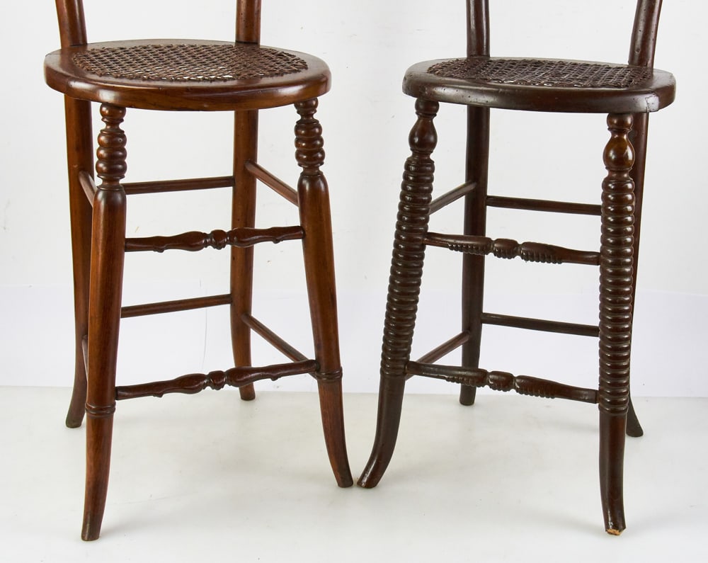 Early Oak Occasional Table and Pair of 19thC Youth Chairs - 8