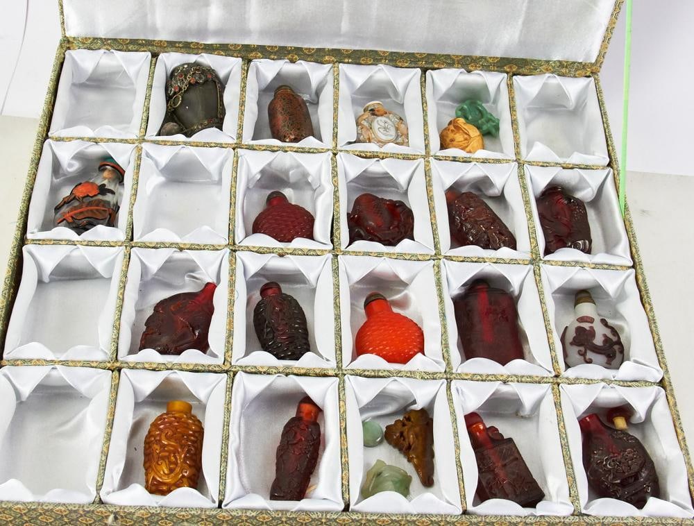 Chinese Snuff Bottles - 3