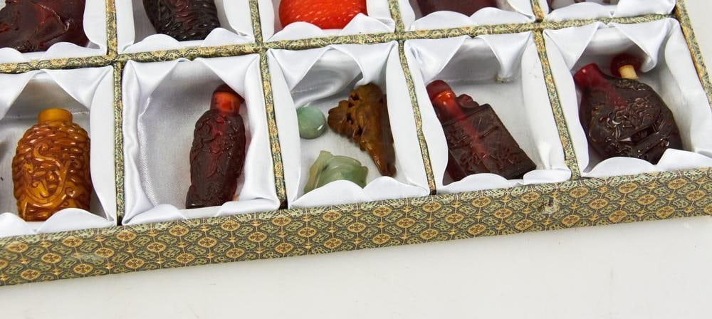 Chinese Snuff Bottles - 6