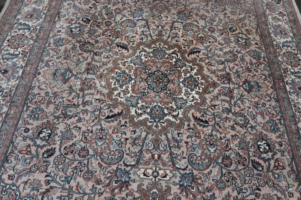 Indo-Tabriz Rug - 3