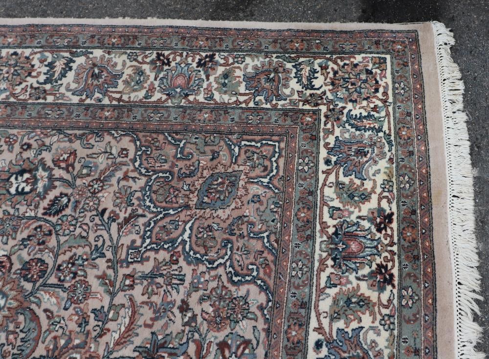 Indo-Tabriz Rug - 4
