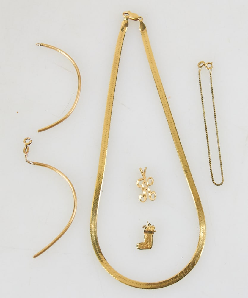 Assorted 14k Yellow Gold Jewelry (1 of 6)