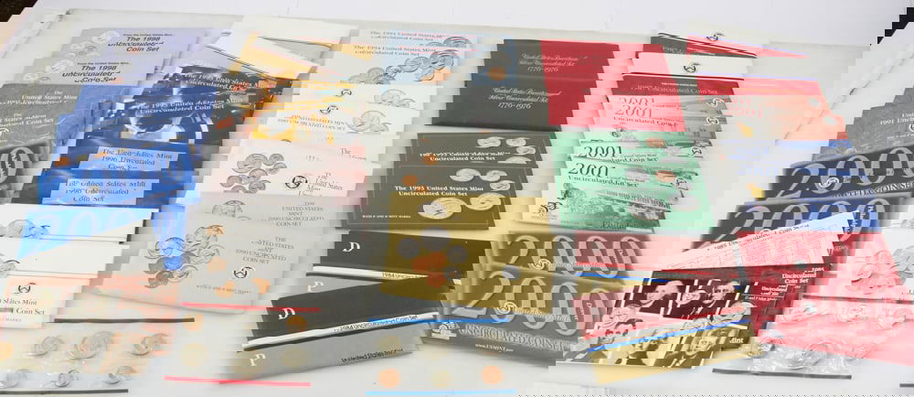 United States Uncirculated Coin Sets (1 of 8)