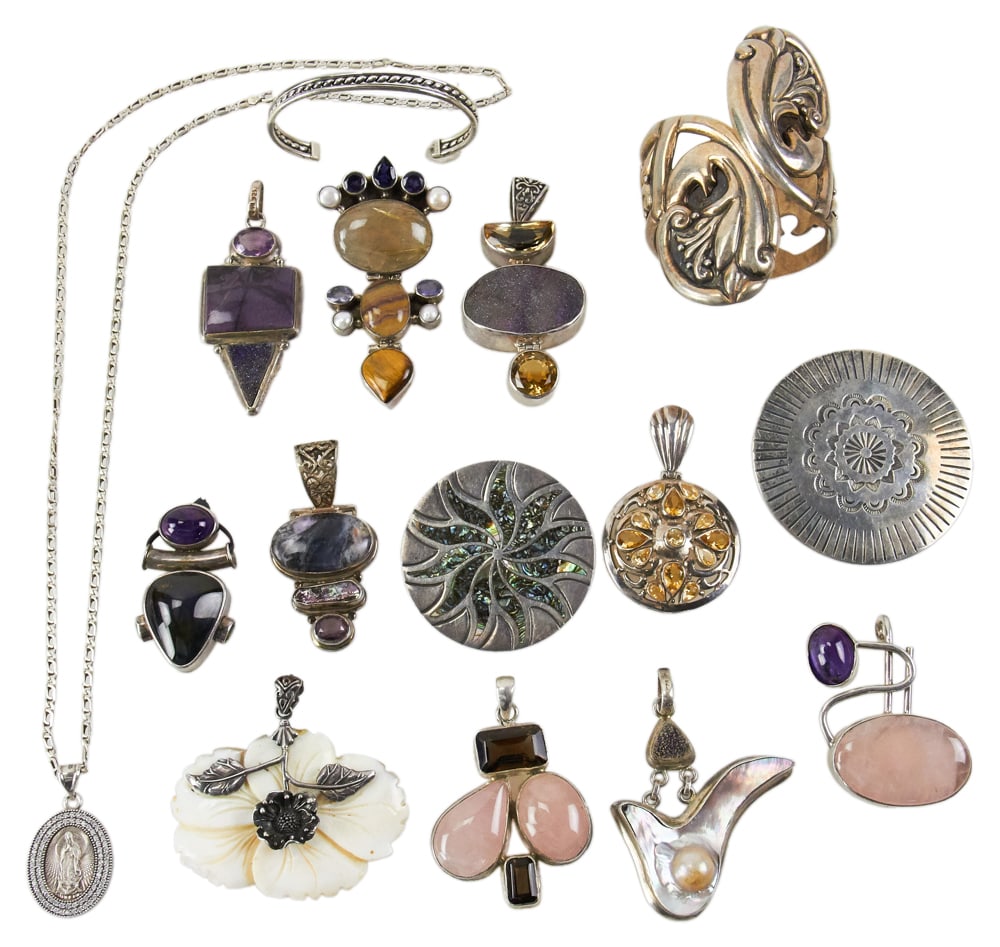 Sterling Assorted Jewelry Items with Stones: Sterling assorted jewelry items with stones. Approximately 14.4 troy oz TW. Provenance: Palm Beach, Florida estate. PLEASE NOTE: payment for silver, gold, jewelry, and coins must be made via wire