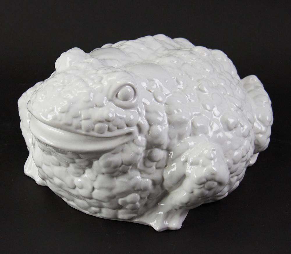 Vintage Italian White Porcelain Figural Toad: Vintage Italian white porcelain figural toad, 7" H x 13" L x 11" W. Good condition. Provenance: Estate of Dalia Zikas, Melrose, Massachusetts.