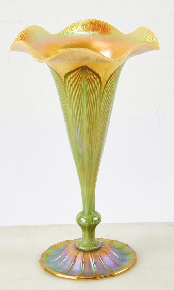 Signed Quezal Pulled Feather Vase (1 of 11)