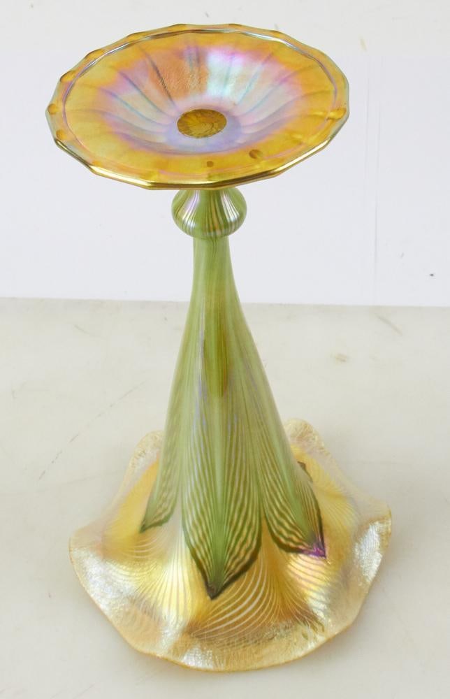 Signed Quezal Pulled Feather Vase - 8