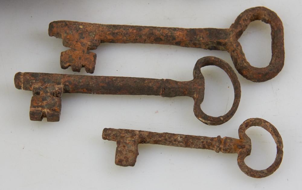 Old Buddha, Keys, Gourd - 12