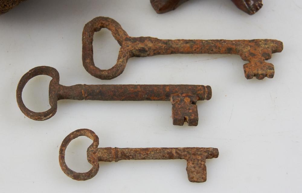 Old Buddha, Keys, Gourd - 7