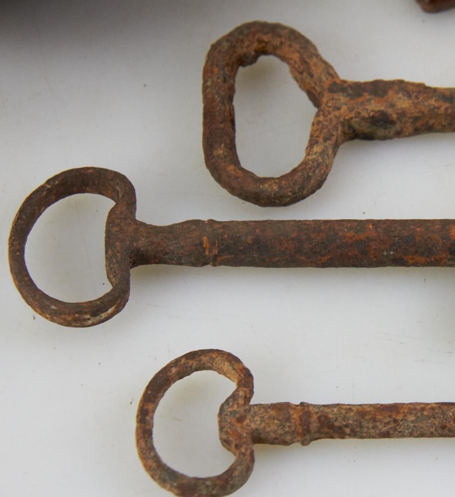 Old Buddha, Keys, Gourd - 8