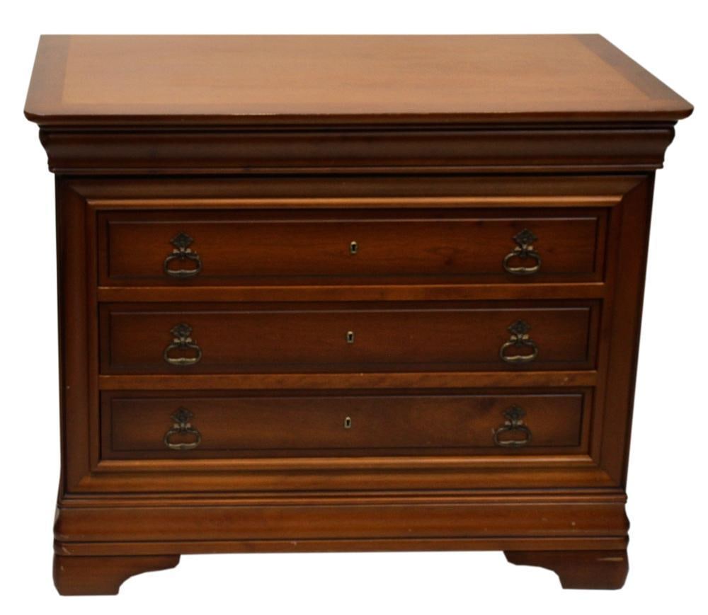 Mahogany Chest of Drawers (1 of 20)