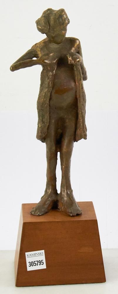Bronze of Nude Woman with Towel: Bronze of a nude woman with towel, possibly by Alice Winant (1928-1989), 14 1/2" H with mounts. .Provenance: from a private collector in Princeton, New Jersey.