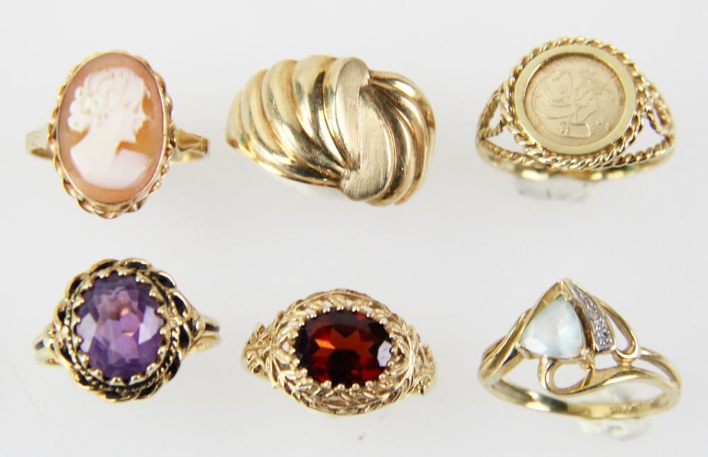 Group of 10k Yellow Gold Rings (1 of 8)