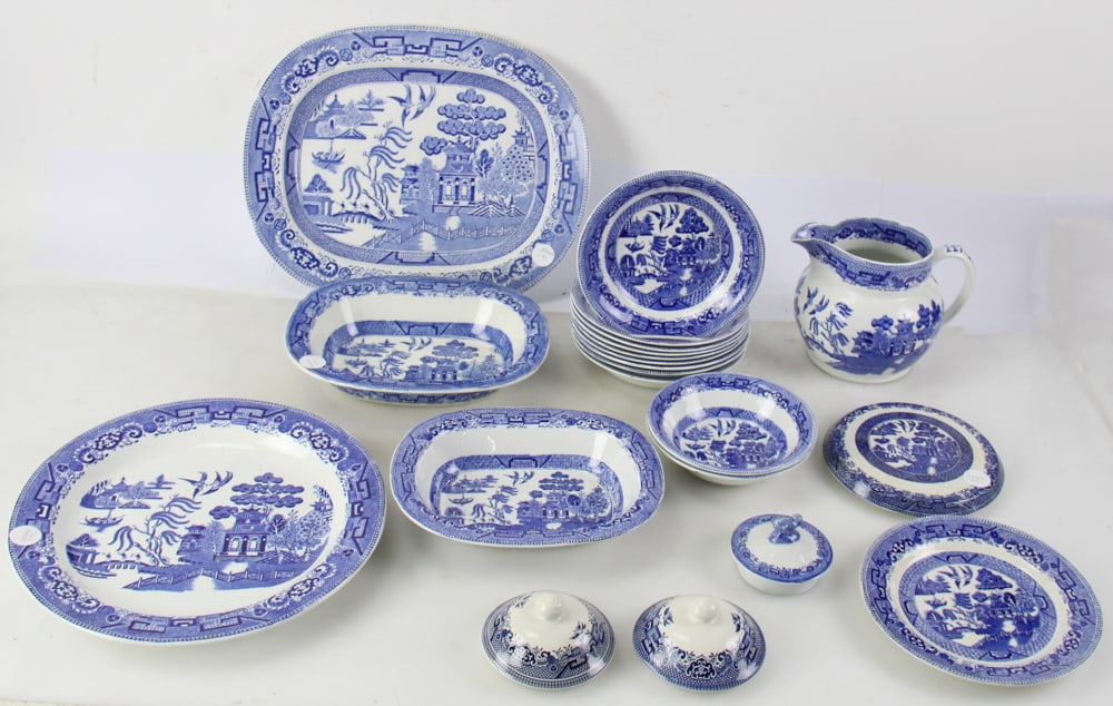 Blue Willow China, Large Collection - 10