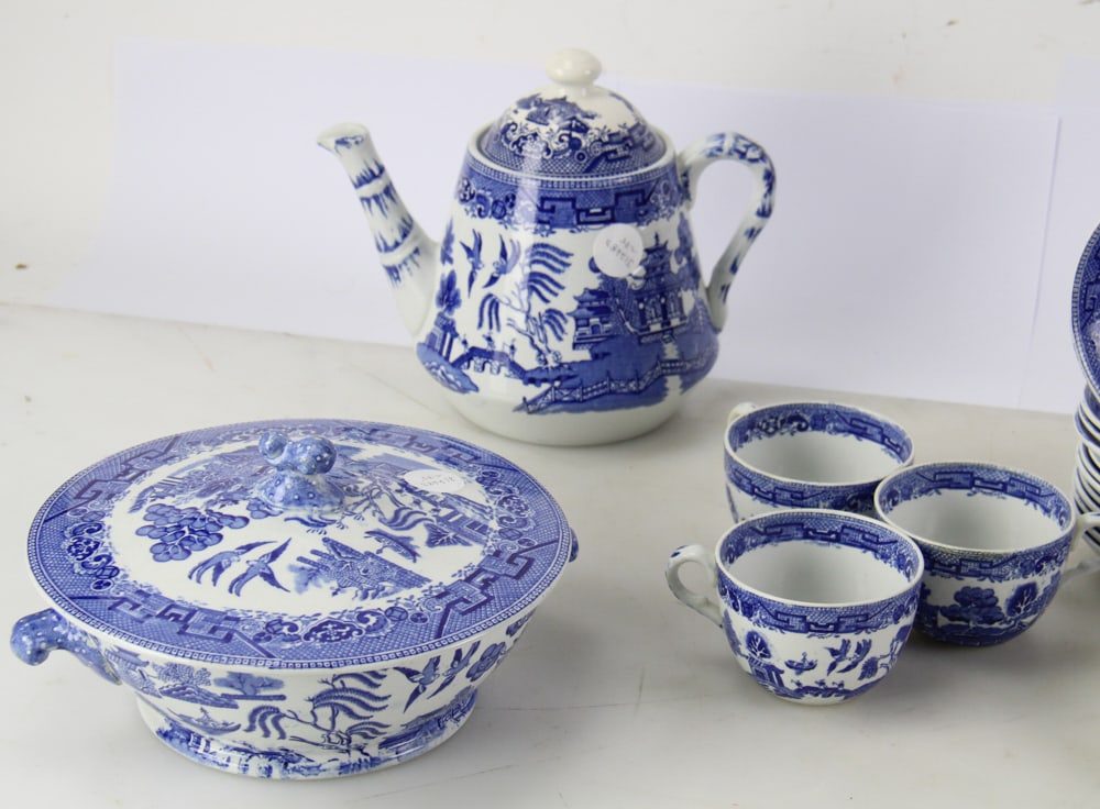 Blue Willow China, Large Collection - 2