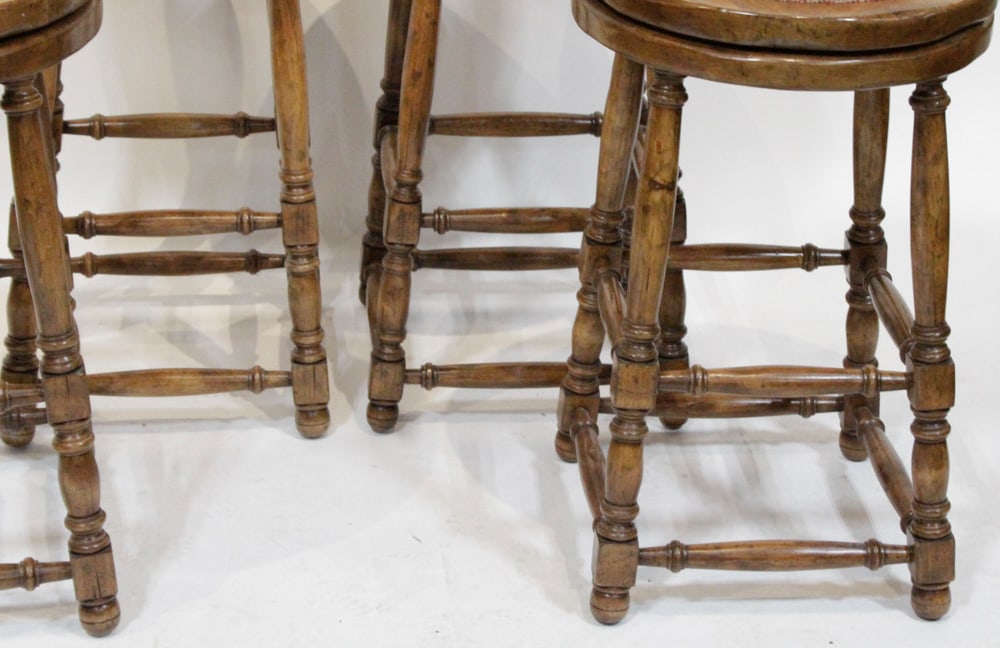 English-style Pub Stools - 3