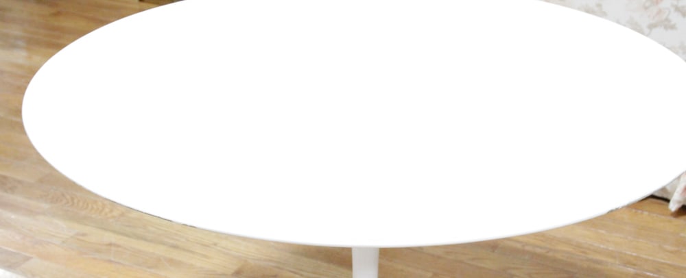 Saarinen-style Tulip Dining Table - 2