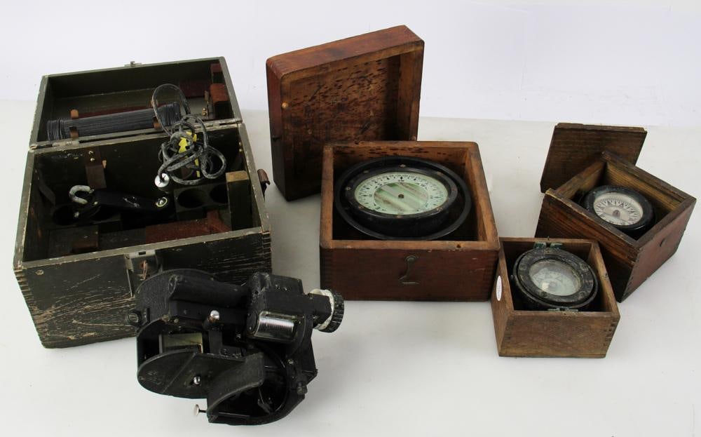 Vtingae Bausch and Lomb Bubble Sextant, Compasses (1 of 8)