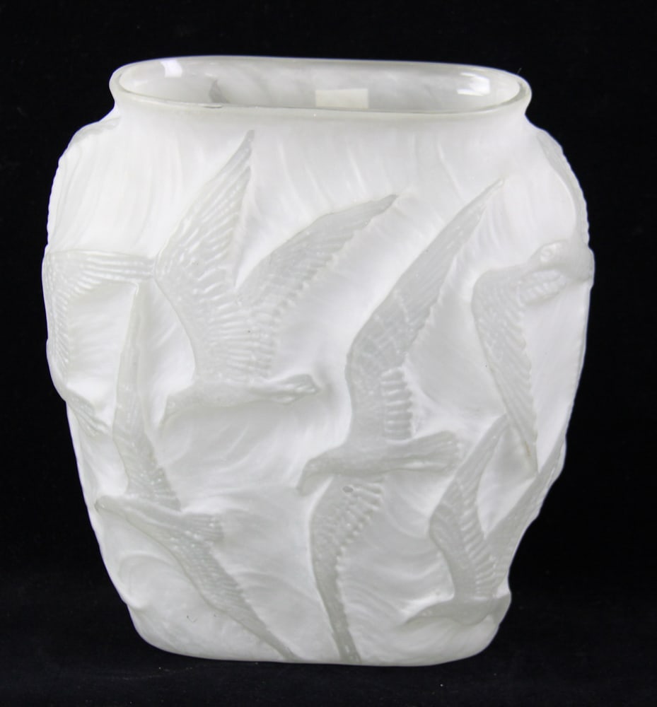 Phoenix Glass Satin Vase with Seagulls in Flight: Phoenix glass satin vase with seagulls in flight, 11" H x 10" W. Good condition. Provenance: Estate of Dalia Zikas of Melrose, Massachusetts.