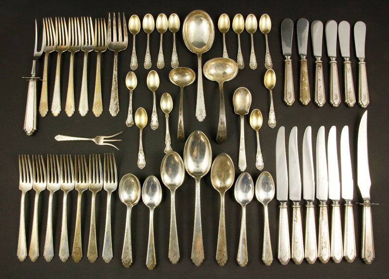 Rogers Lunt & Bowlen Co. Sterling Flatware: Set of Rogers Lunt & Bowlen Company sterling flatware, to include: twelve forks, 7"; three spoons, 8 1/2"; six spoons, 8 1/2"; twelve spoons, 7 1/8"; one master butter, 6 3/4"; one serving spoon, 7 3/