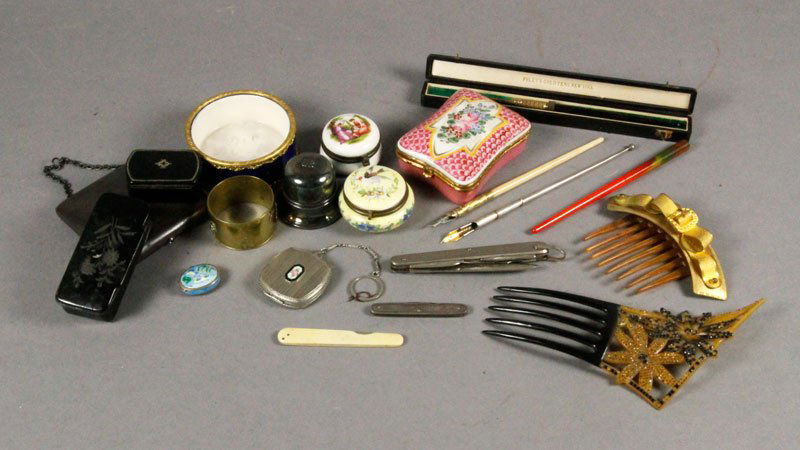 Assorted Boxes, Compacts and Knives: Lot of assorted boxes, fountain pen, ring holder, gun metal compact with diamonds, pocket knives.