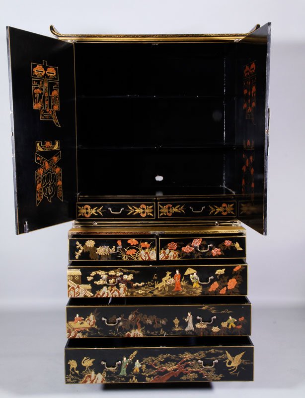 Chinoiserie Decorated Cabinet - 9