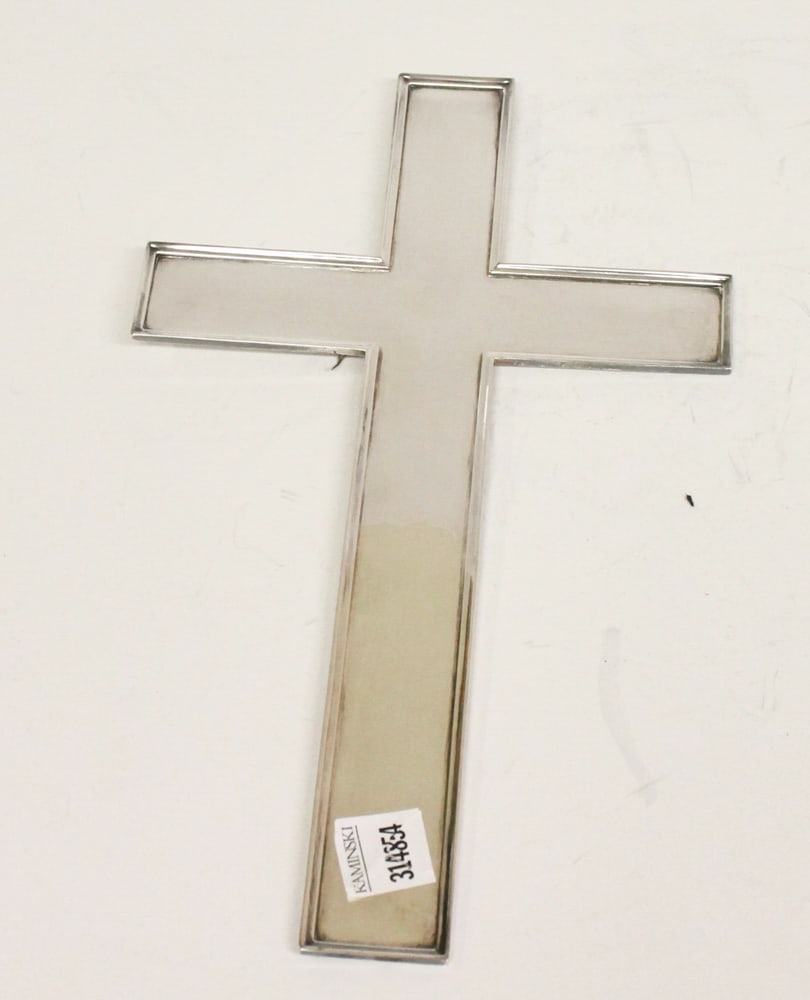 English Silver Cross: English silver cross, 13 1/2" x 7 5/8". Approximately 7.8 troy oz TW. Provenance: The Second Congregational Church of Beverly, Massachusetts. PLEASE NOTE: payment for silver, gold, jewelry, and coins