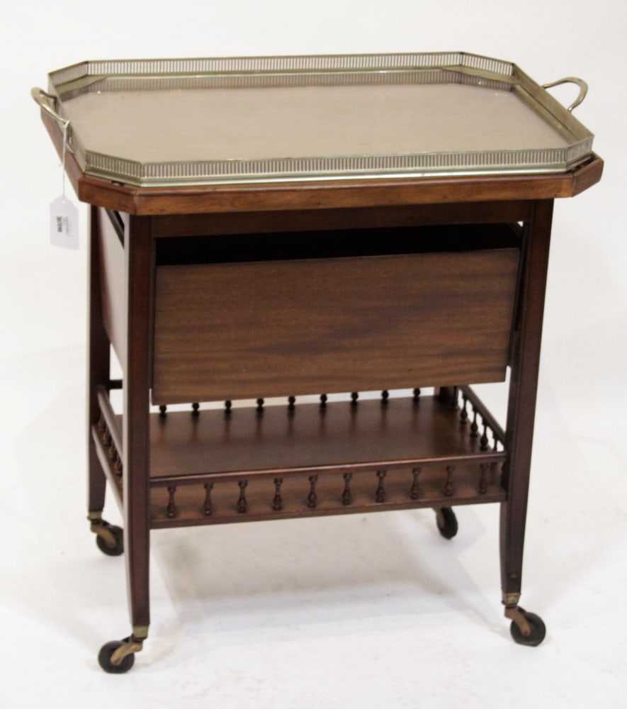 1920s Mahogany Tea Cart with Glass Tray Top: 1920s mahogany tea cart with glass tray top, 29" H x 29" W x 17" D. Provenance: Palm Beach, Florida estate. PLEASE NOTE: This lot is not from the Second Congregational Church of Beverly.