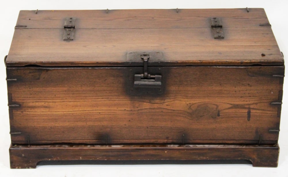 Circa 19thC Korean Bandaji or Blanket Chest (1 of 7)