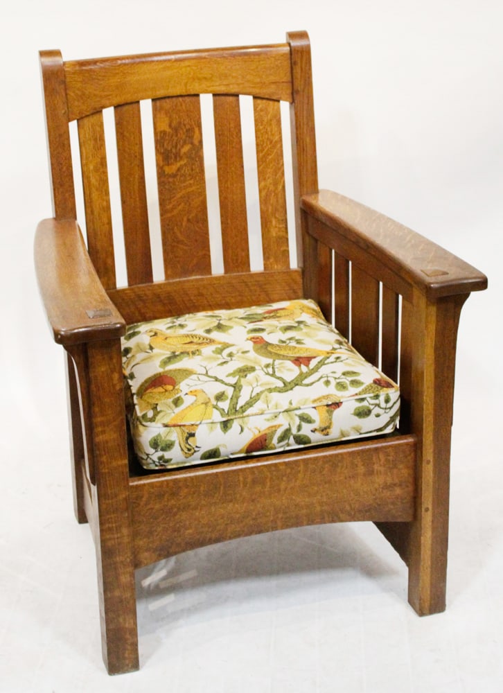 Stickley-style Mission Oak Armchair: Stickley-style #1648 1915 mission oak armchair, 37" H x 30" W x 22" D. Provenance: Palm Beach, Florida estate. PLEASE NOTE: This lot is not from the Second Congregational Church of Beverly.