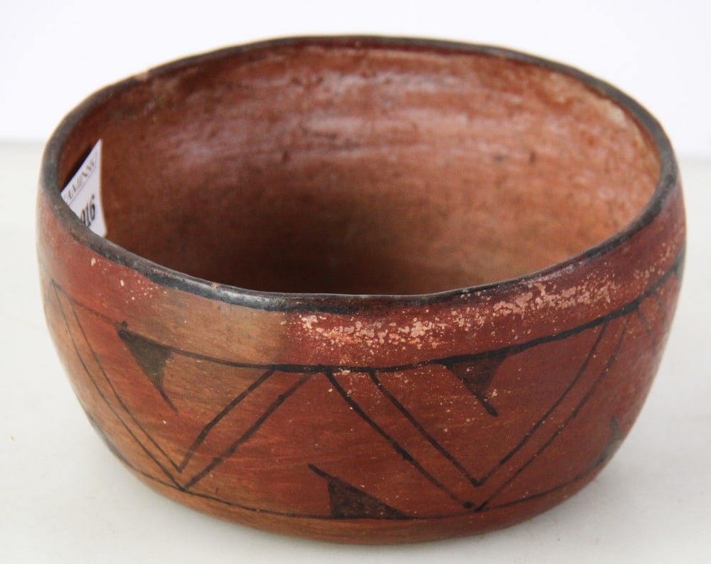 Native American Decorated Bowl: Native American decorated bowl, 2 1/2" x 5 1/2". Provenance: Palm Beach, Florida estate. PLEASE NOTE: This lot is not from the Second Congregational Church of Beverly.