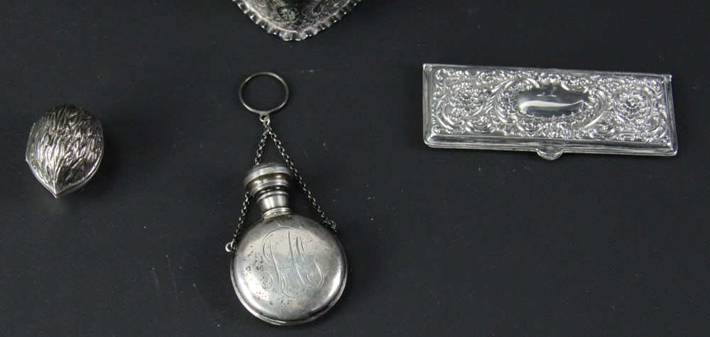 Silver Objets de Vertu, Thimble Case, Perfume Bottle, etc. - 5