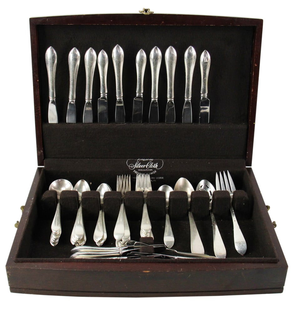 Dominick and Haff Sterling "Pointed Antique" Flatware Set (1 of 9)