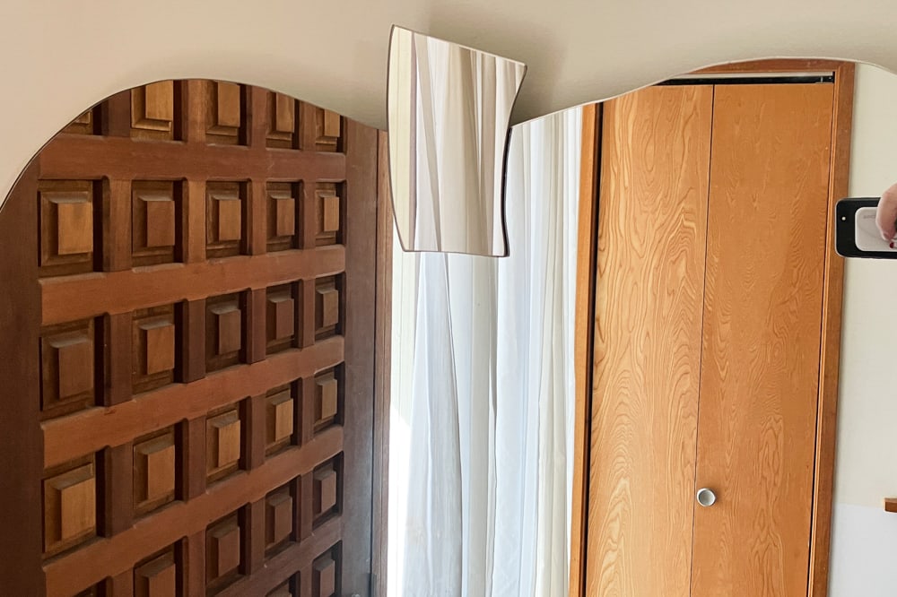 Large Apple-form Wall Mirror - 3