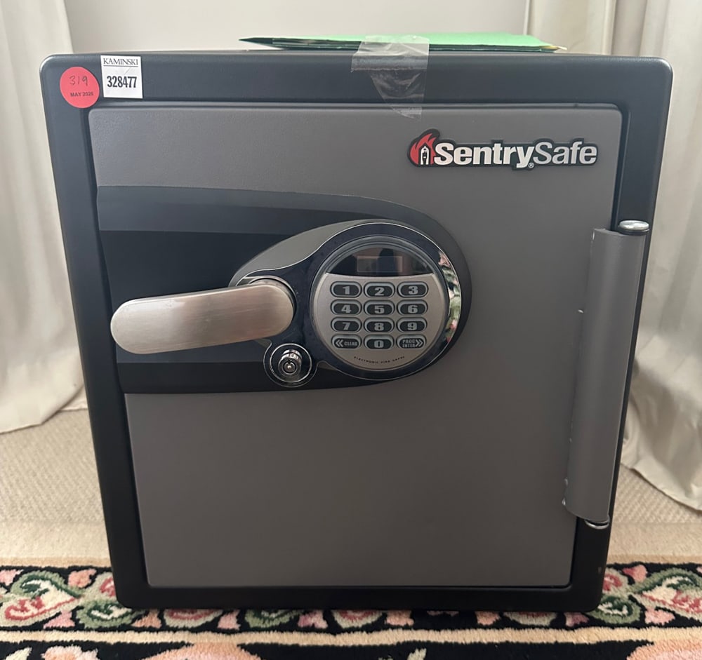 Sentry Safe, Small Safe with Instructions: Sentry Safe small safe, 16" x 19" x 17", with instructions. PLEASE NOTE: Item to be picked up at 129 Commonwealth Ave, Boston. Deadline for pick-up is May 15th. Please call our front desk at 978-927-2