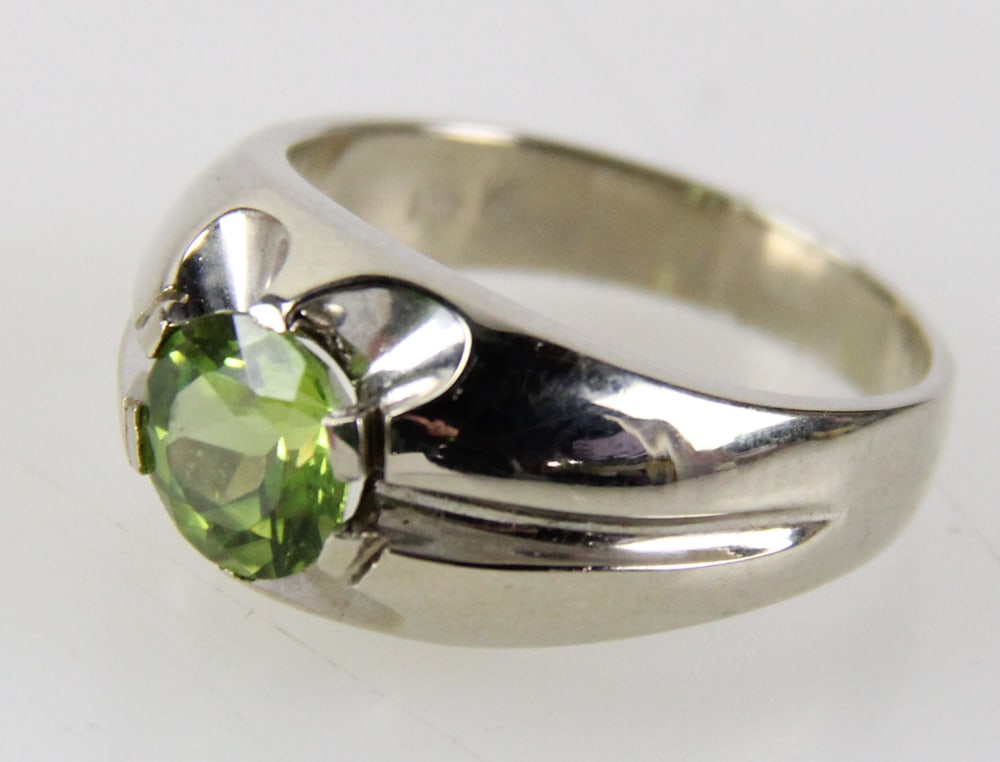 14k Gold Peridot Ring - 3