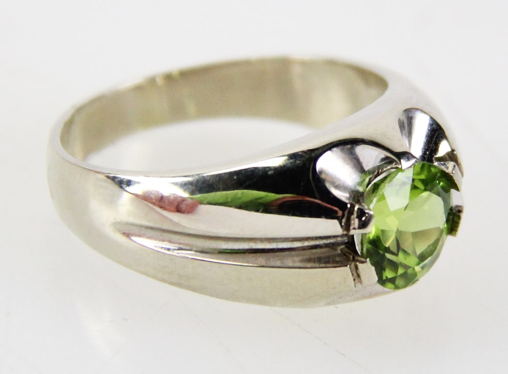 14k Gold Peridot Ring - 7